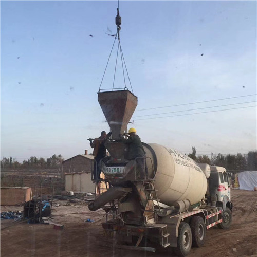 田阳区“精准瞄准”—— 吊车的 “定位导航” 技术